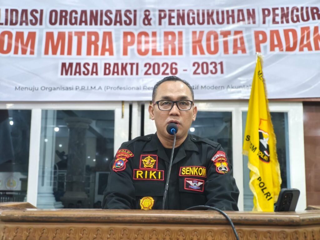 Ketua Pengprov Senkom Sumbar Riki Abdillah, saat memberikan sambutan pada acara Muskot IV Senkom Kota Padang Tahun 2026. Dok. PHMAL